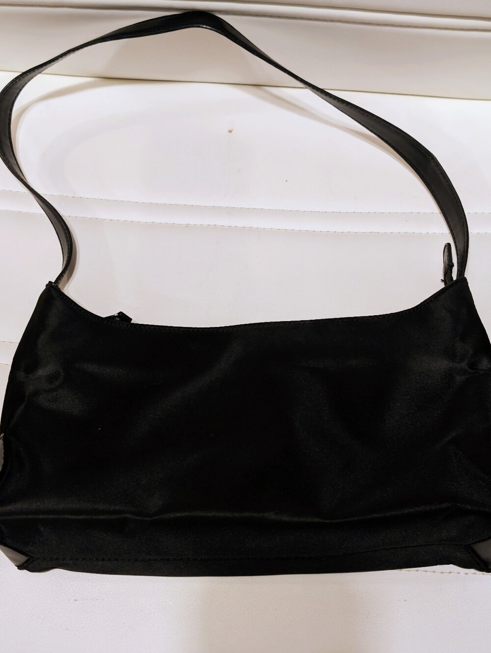 D'Margeaux New york Classic Black Shoulder Bag - Sleek Everyday Carry.